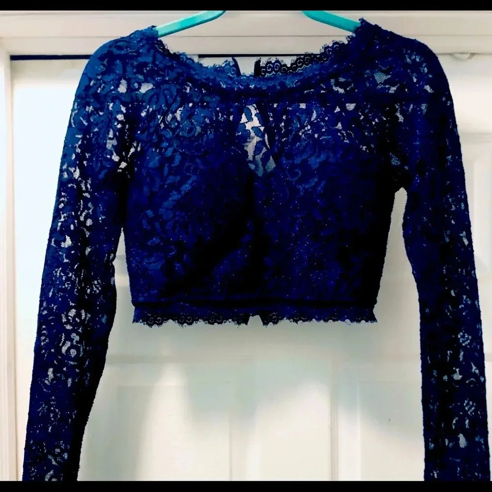 Lace crop
